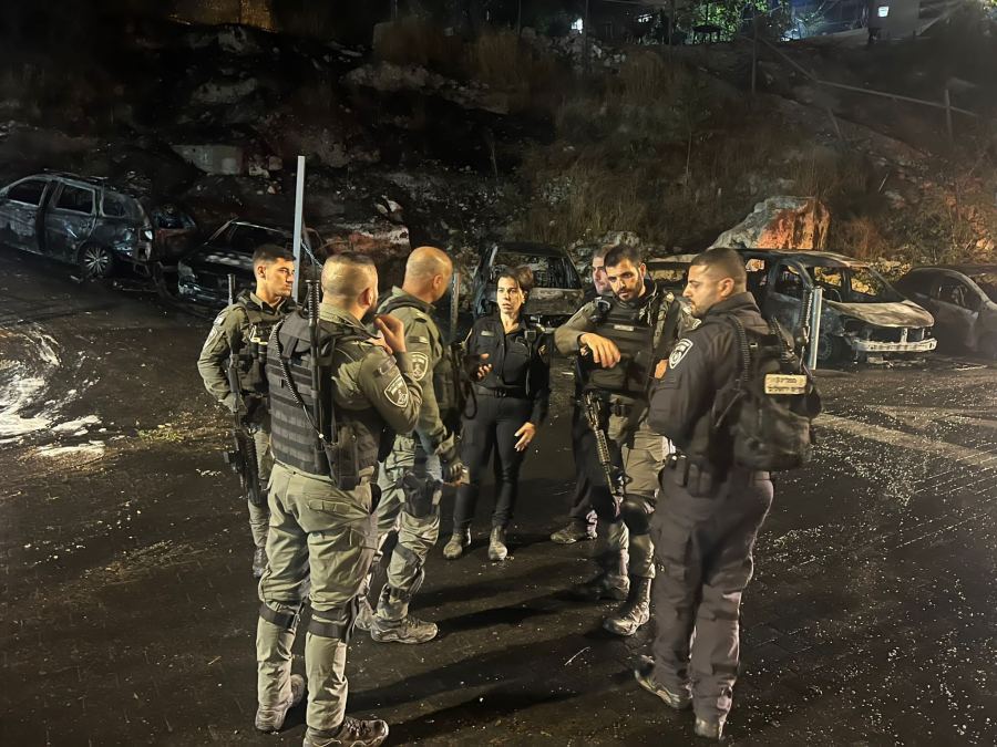 اعتقال مقدسي بشبهة إضرام النيران بـ 6 مركبات في حي سلوان شرقي القدس